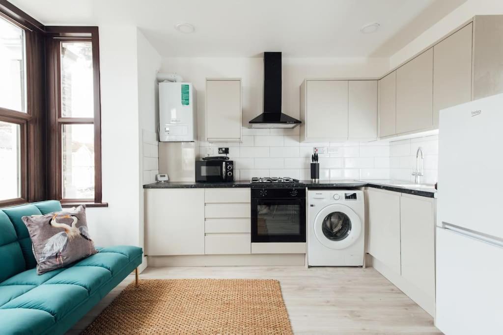 Modern 2 Bedroom Flat In Ilford, London Zewnętrze zdjęcie